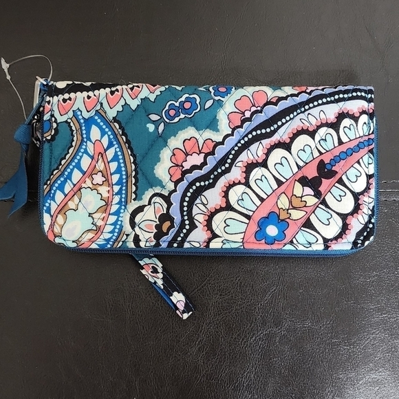 Vera Bradley RFID Accordion Wristlet - Picture 3 of 7